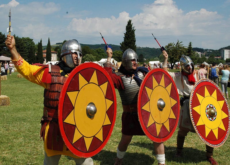 Reenactment of overhand plumbata throwing