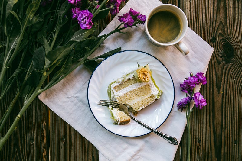 Frosting connecting two cake layers